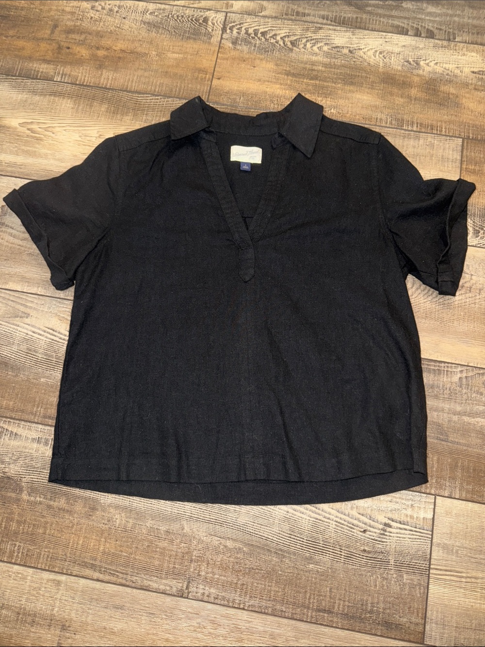 Short sleeve v-neck linen top